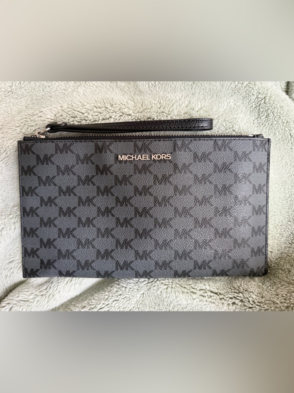 MICHAEL KORS Signature Large Wristlet Black Silver